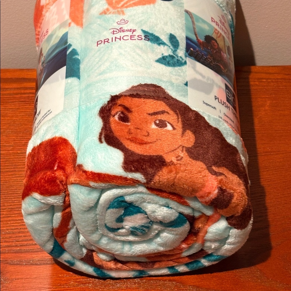 Disney Moana Super Soft Plush Throw Blanket - Picture 7 of 9